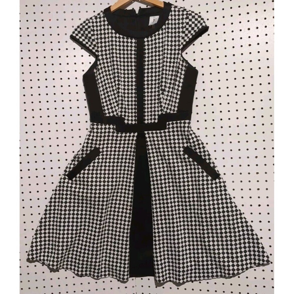 Julia Jordan Dress Size 6 Short Sleeve Black White Pockets
